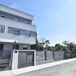 Villa Mami