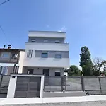 Villa Mami